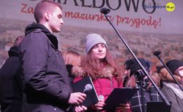 Choinka rozbłysła dziesiątkami światełek