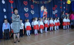 Dzień Babci i Dziadka w grupie Jeżyków w Przedszkolu nr 1 w Działdowie [zdjęcia]