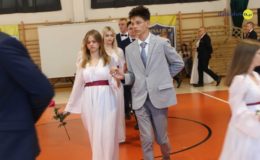 Gimnazjaliści, ósmoklasiści i uczniowie „Jedynki” pożegnali szkołę