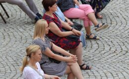 Było dużo ciętego dowcipu, ironicznych puent i nieco refleksji nad życiem