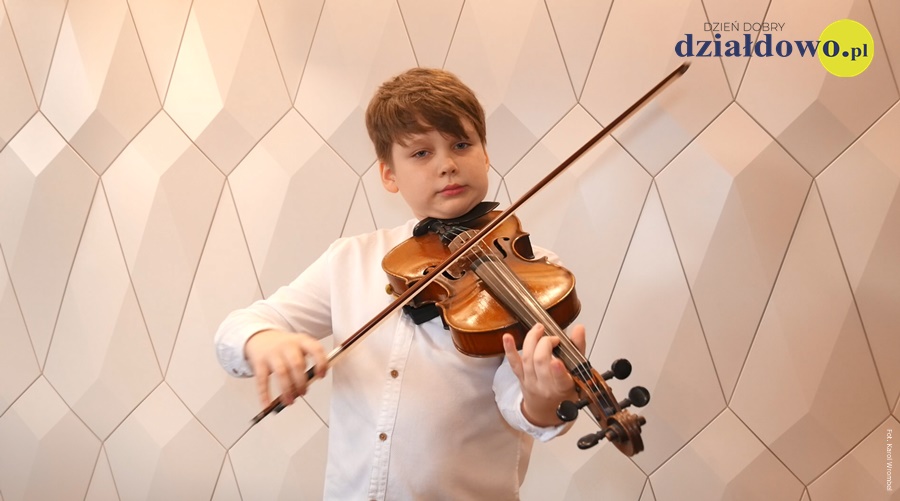 Szkoła Muzyczna w Działdowie zaprasza – gra Mikołaj Bartnicki