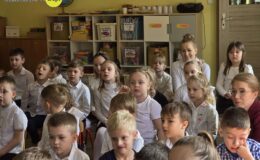 Jak za dawnych lat – wspólne przedstawienie seniorów i dzieci